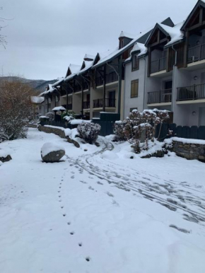 Les Ardoisieres appt 4**** 10 pers avec piscine